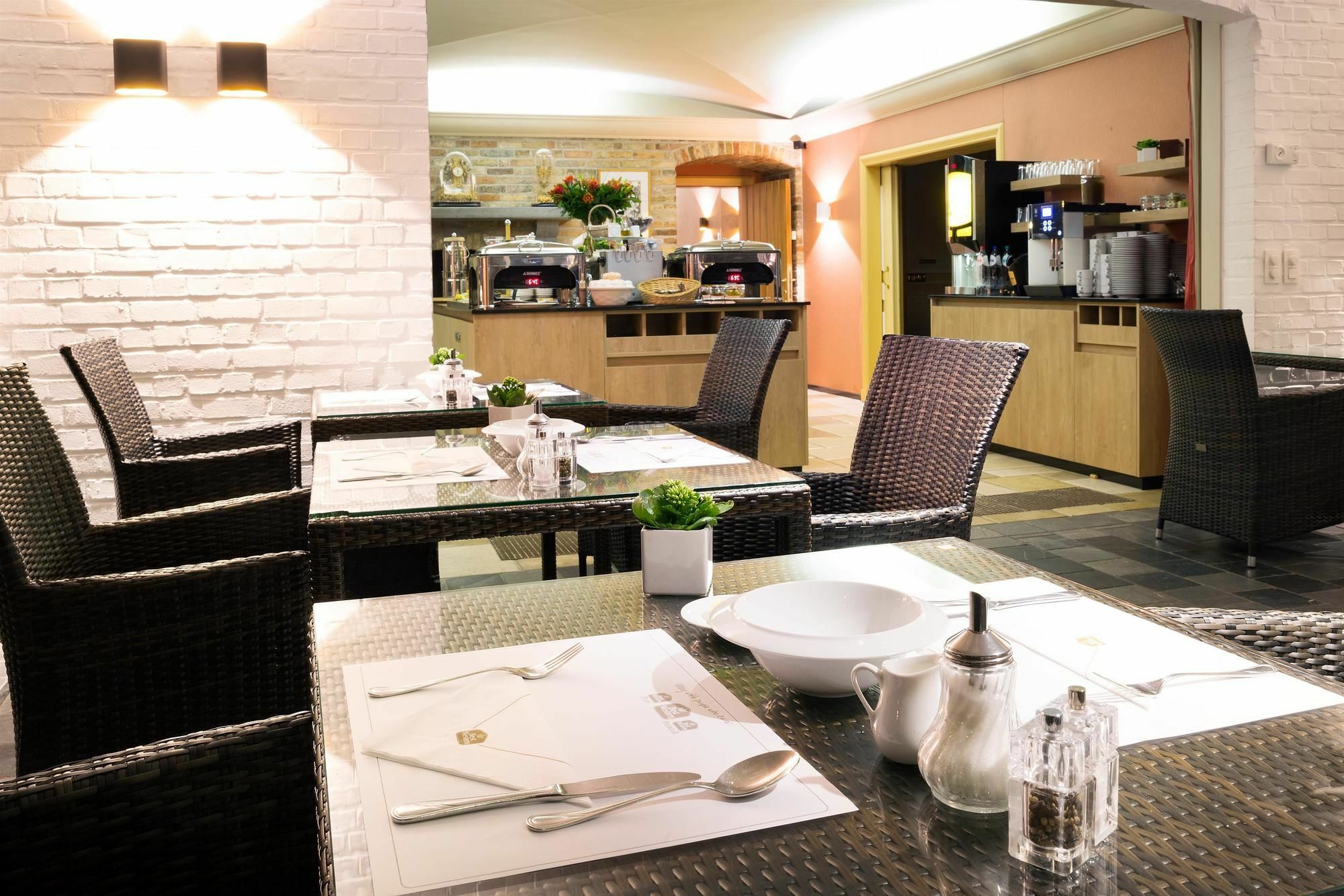 Hotel Restaurant Weinebrugge Facilidades foto